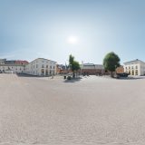 HDRI – Artillerigården (sensommar, middag) – förhandsgranskning av ekvirektangulär projektion (EV 11.65; Filmic Blender)