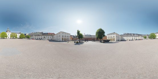 HDRI – Artillerigården (sensommar, middag) – förhandsgranskning av ekvirektangulär projektion (EV 11.65; Filmic Blender)