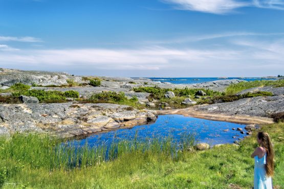 Pölar vid havet – fotografi av Sanning Arkitekter